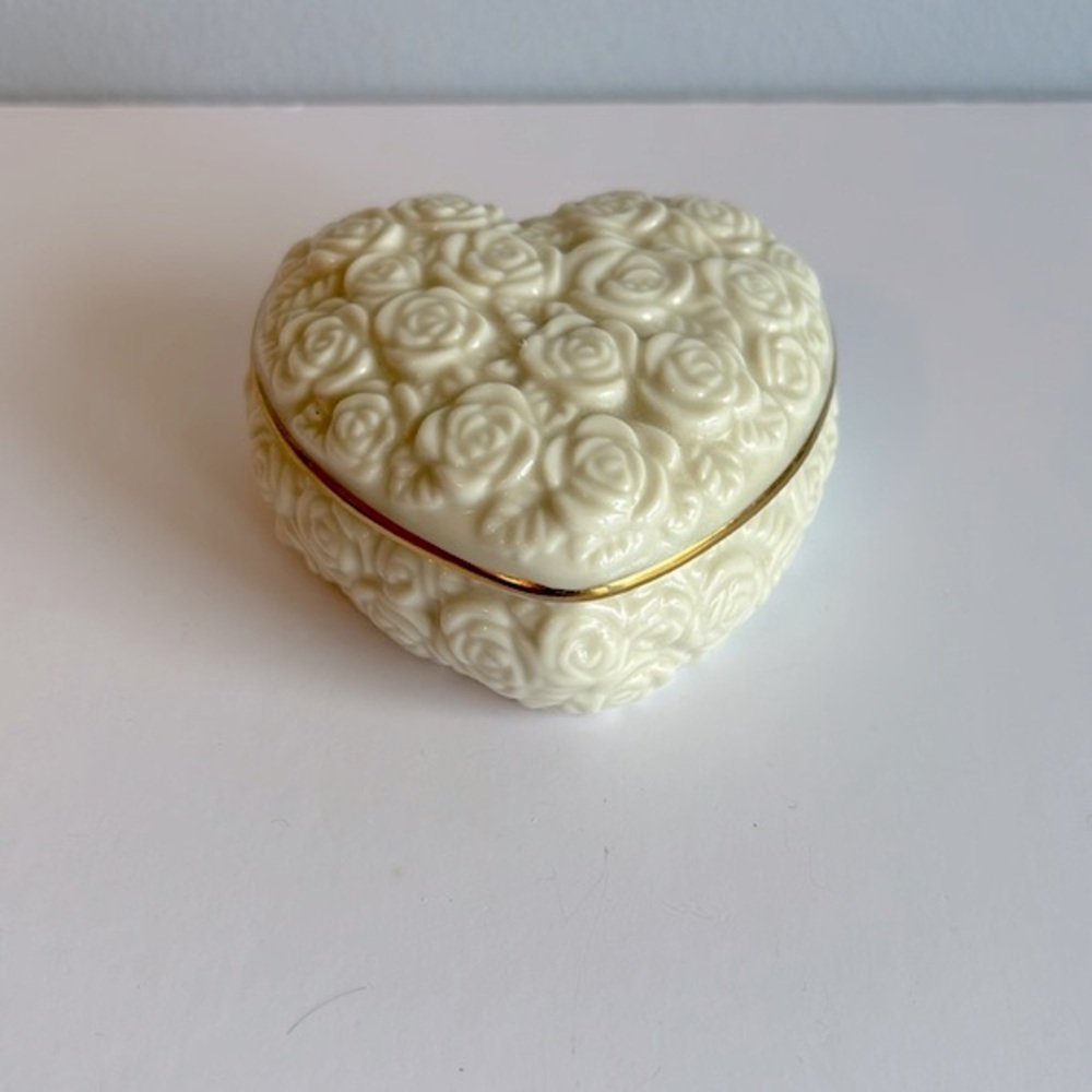 LENOX TRINKET BOX***